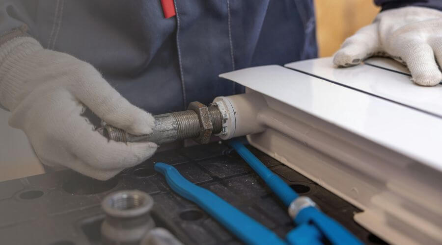 Expert burst pipe repair services in McCracken, KS